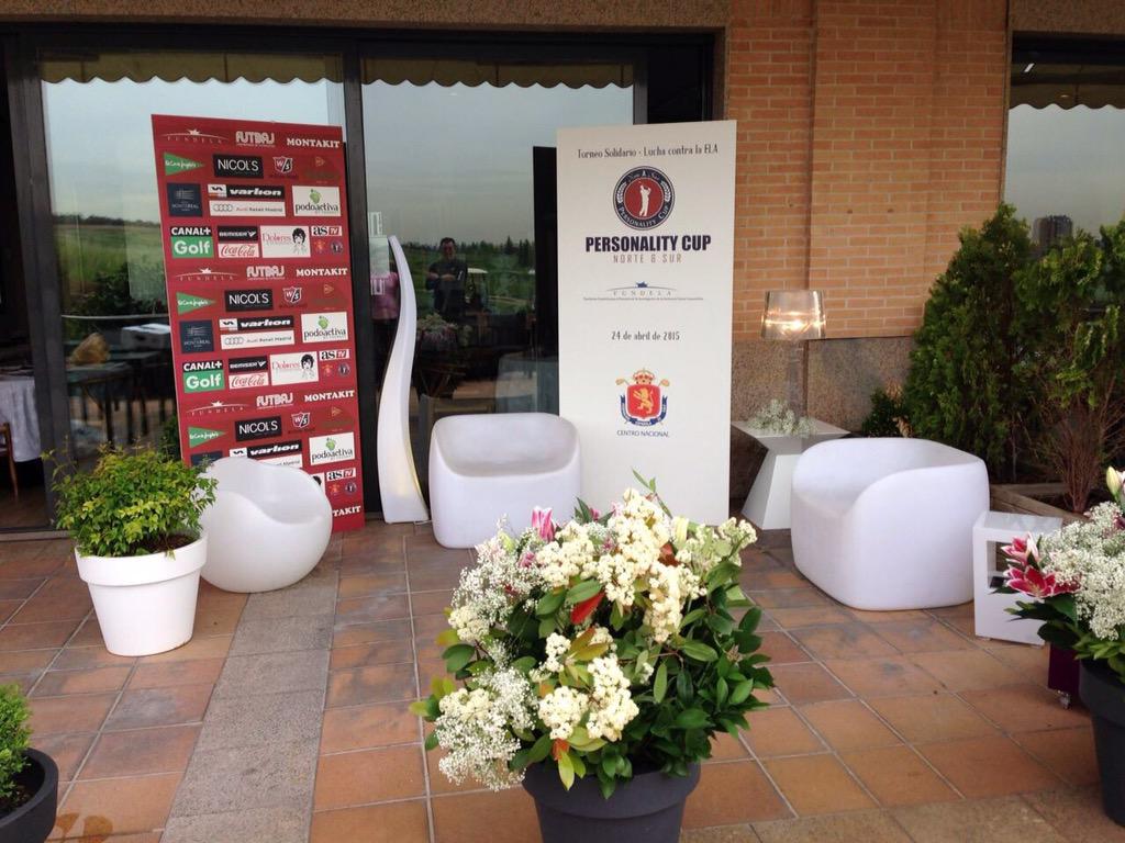 lmailuminacion's tweet photo. Instalación para el torneo benéfico de golf contra el ELA hecha por LMA y @Artextpaisajis @personalitycup http://t.co/j4KU8xxOAU