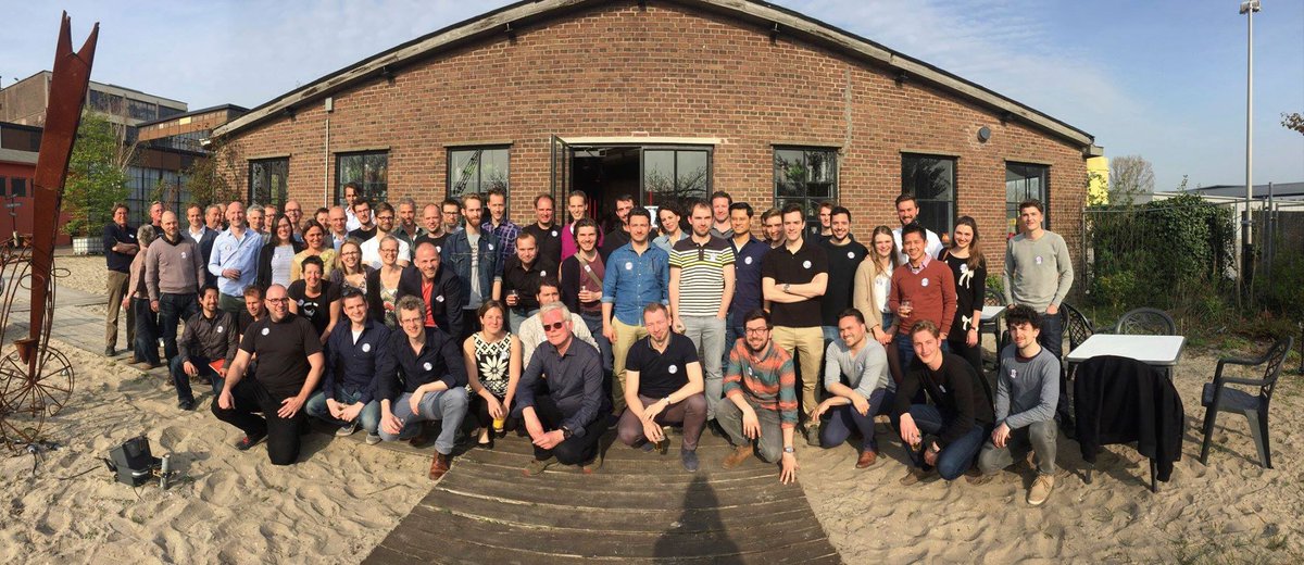 DDsketching's tweet image. 40 years of student-assistants reunited for party Koos Eissen.
sketching.nl/SketchingReuni…