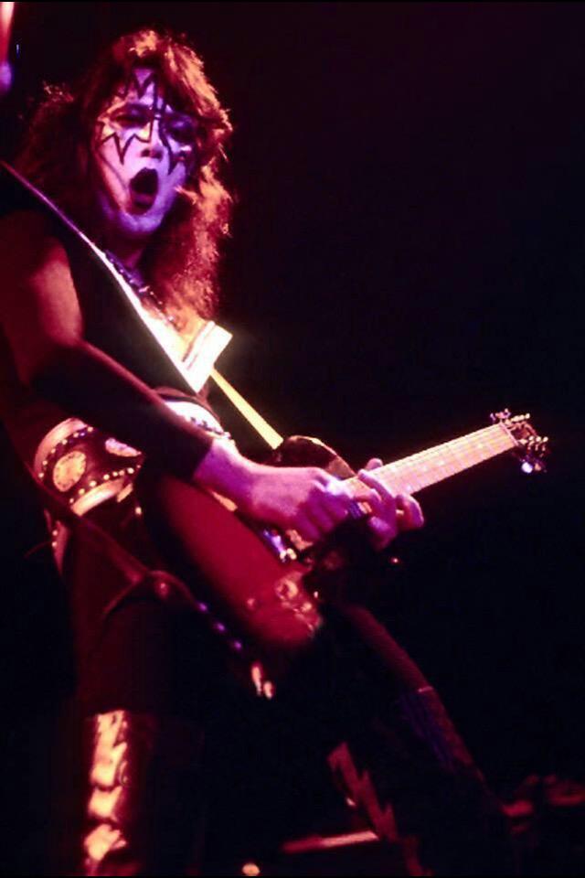 akireanamay's tweet photo. All I want is #Spaceinvadertour in Japan!
Happy birthday again
#AceFrehley#HappybirthdayAce http://t.co/IEZ5qyv0fE