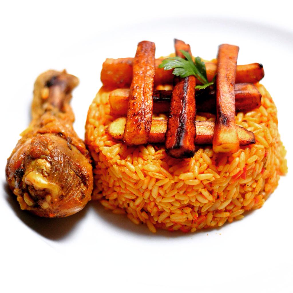 Fried dish. Jollof Rice. Chicken and Rice. Jollof Rice and Chicken. Курица гарнир кухня.