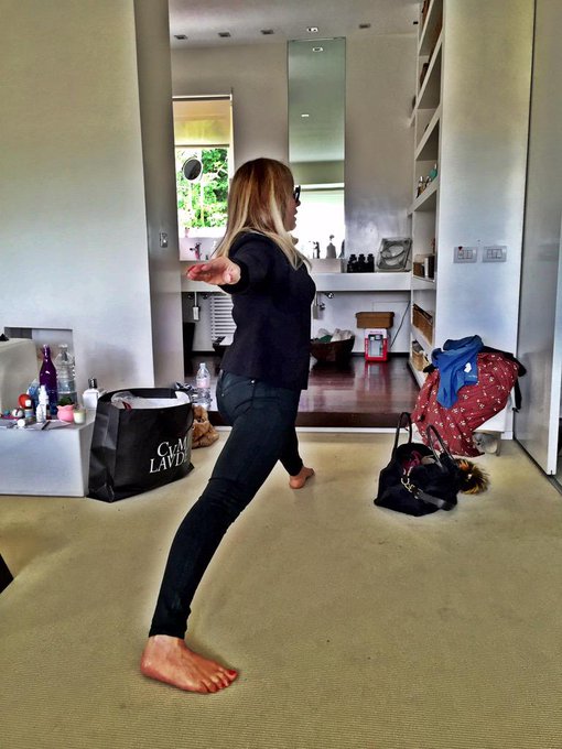 Come voglio diventare da grande? Come la mia splendida mamma! Stretching in Armani! Oggi mamma da Bernard<a href="/tag/yeswecan"class="tags"><span>#yeswecan</span></a><a href="/tag/spengotvtrash"class="tags"><span>#spengotvtrash</span></a><a href="/tag/passaparola"class="tags"><span>#passaparola</span></a><a href="/tag/decidiamonoi"class="tags"><span>#decidiamonoi</span></a>