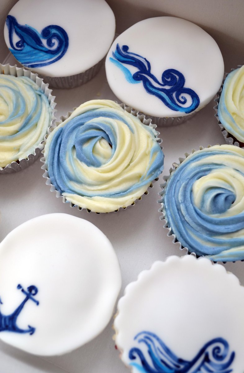 A splodge of orange on these and you've got the colour scheme right!