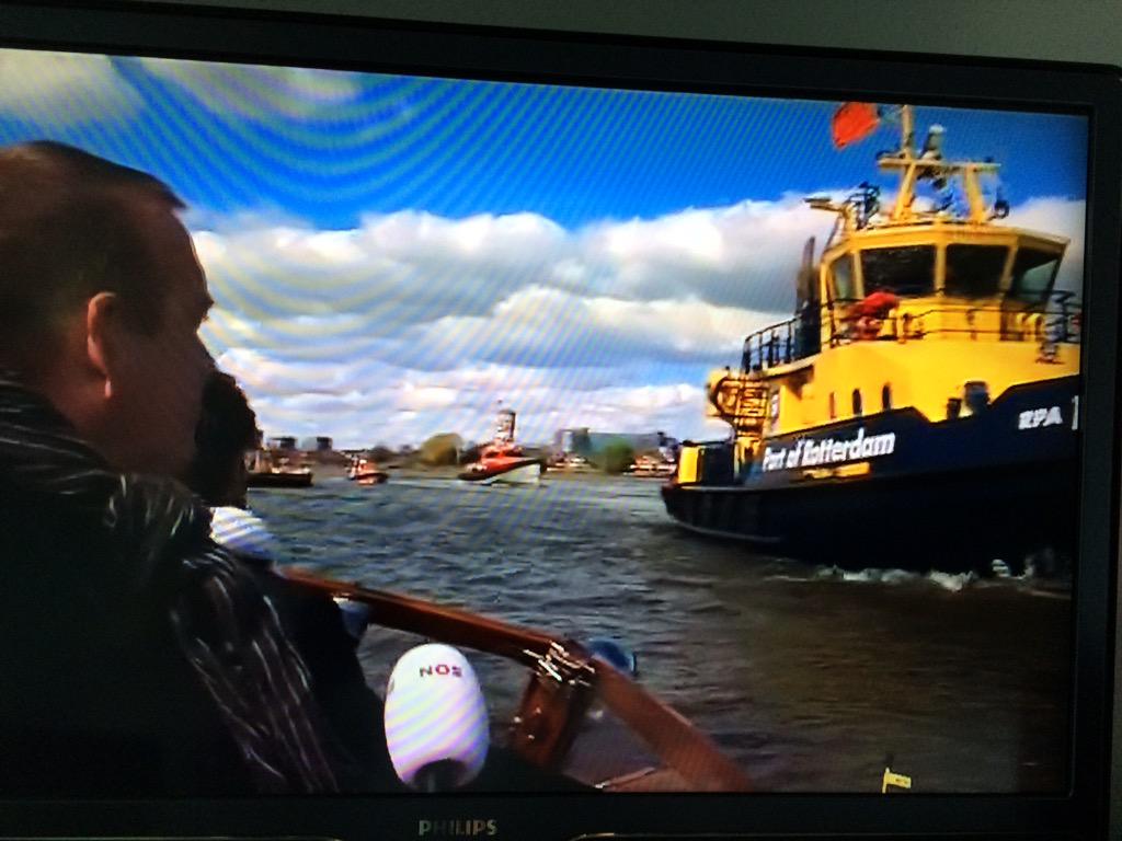 De_Havenmeester's tweet photo. Ook ons Patrouillevaartuig #RPA13 is aanwezig! #Koningsdag #Dordrecht http://t.co/ojddKKKbNZ