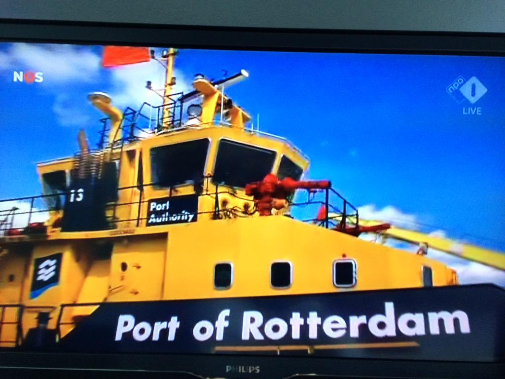 De_Havenmeester's tweet photo. Ook ons Patrouillevaartuig #RPA13 is aanwezig! #Koningsdag #Dordrecht http://t.co/ojddKKKbNZ