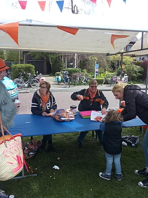 OVMiddenmeer's tweet photo. Dames van de kinderspelen ... http://t.co/P1jAldebIB