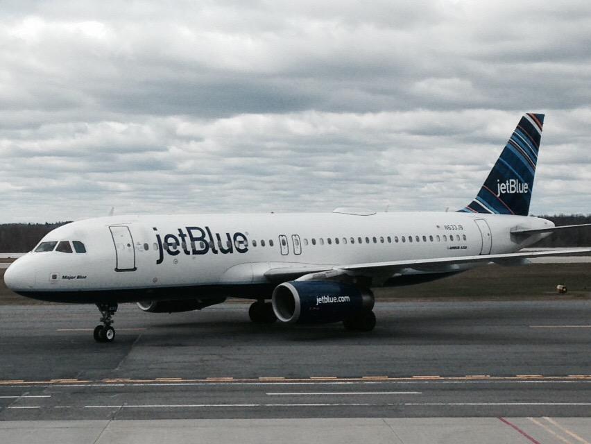 JetBlueORH's tweet photo. Rare visit from the A320 in ORH http://t.co/RWllvZJ4mo