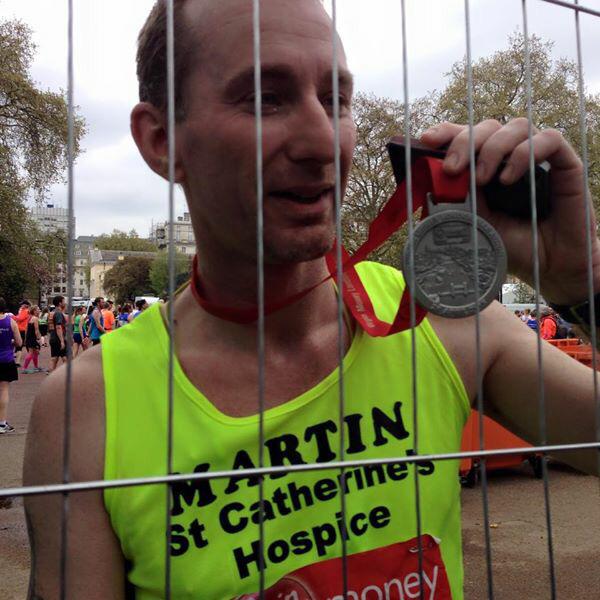 Foggy100's tweet photo. 26.2 miles later #extramile #handinhand #stcatherineshospice http://t.co/fpOX9aUCrn