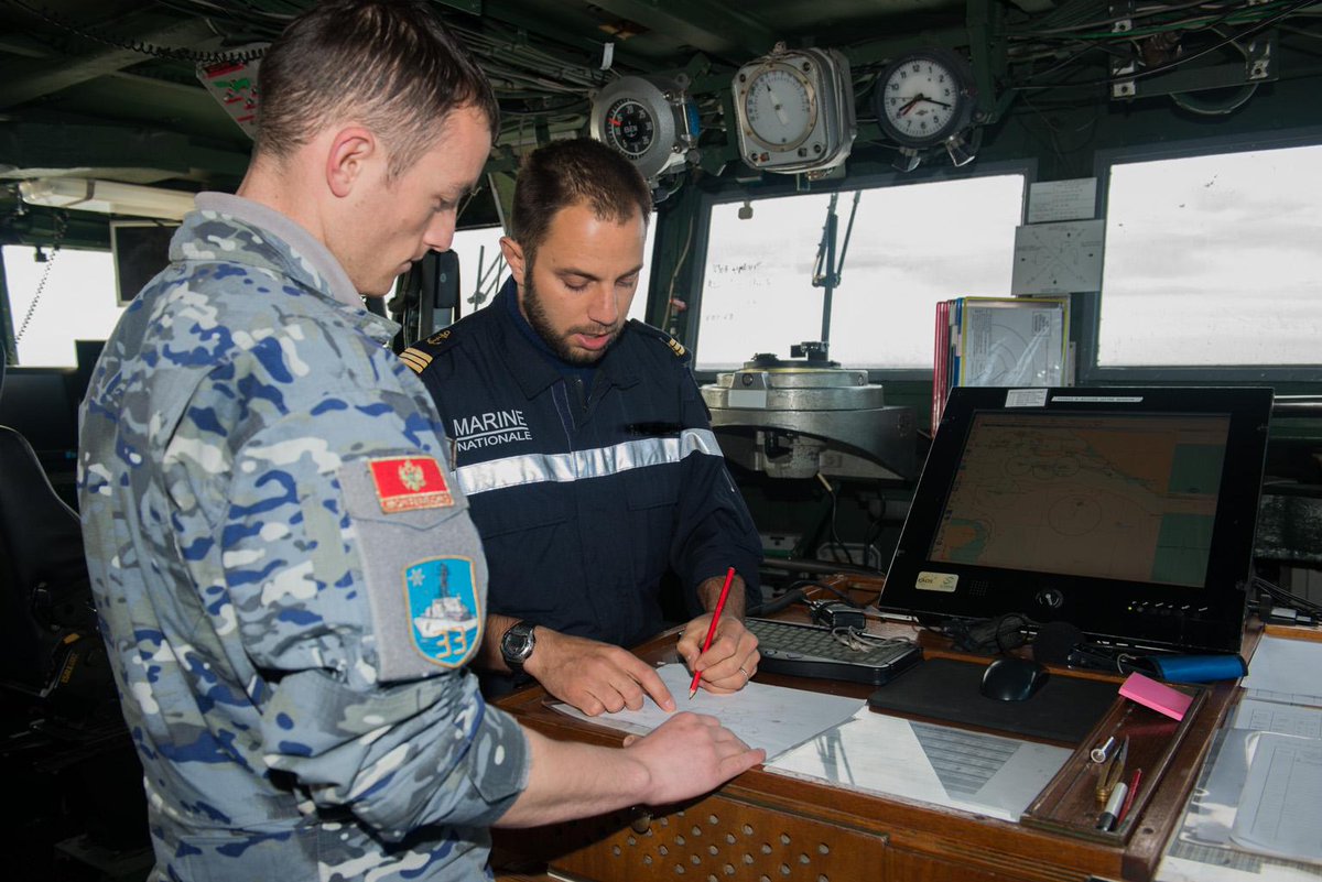 MarineNationale's tweet photo. Embarquement d’officiers étrangers à bord du #CommandantBirot http://t.co/IRPULMIwAQ http://t.co/TzQhDcdfB4