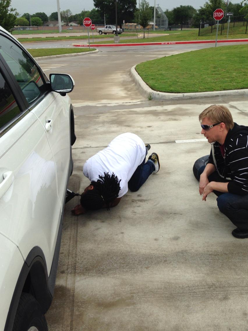 SherwinClass's tweet photo. Bobcats helping Bobcats! Thank you @MemorialCTA and @JClementsClass for fixing a flat fire on a Friday! #bobcatscan http://t.co/8dDfAu3hIY
