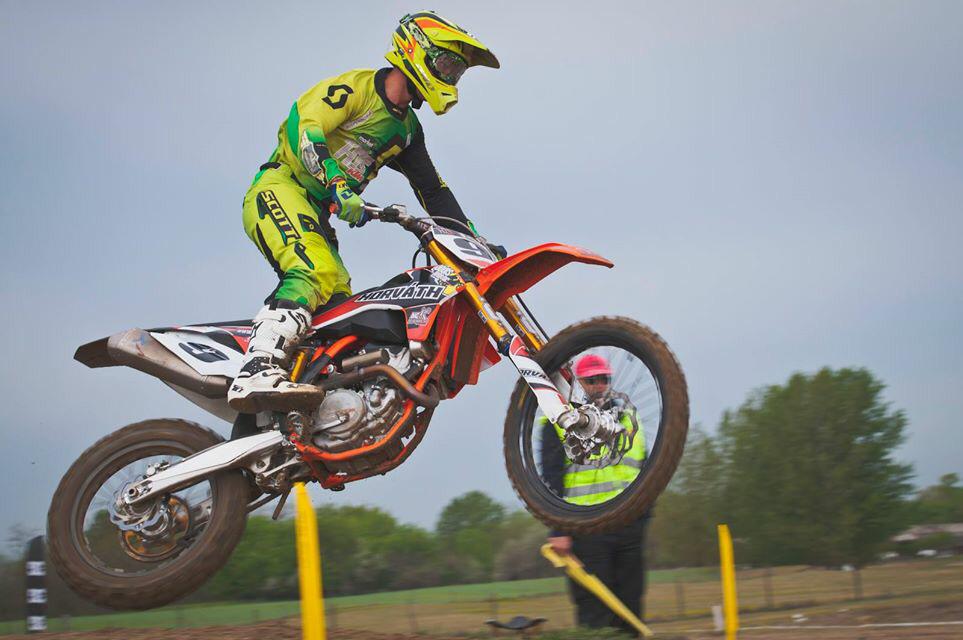 DecziBalazs's tweet photo. First Hungary Champion #htsktm #freegun #oakley #deczisuspension #mxflash #market #xlavina #beganyikft #bandesigne http://t.co/so3HkxbOr6