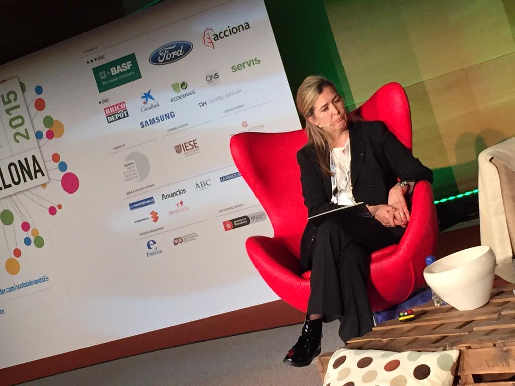 ON5Company's tweet photo. Hay q generar un programa d acompañamiento al ciudadano en la renovación energética d su hogar @MyMaestroni #sb15bcn http://t.co/WUbrVaLAgx