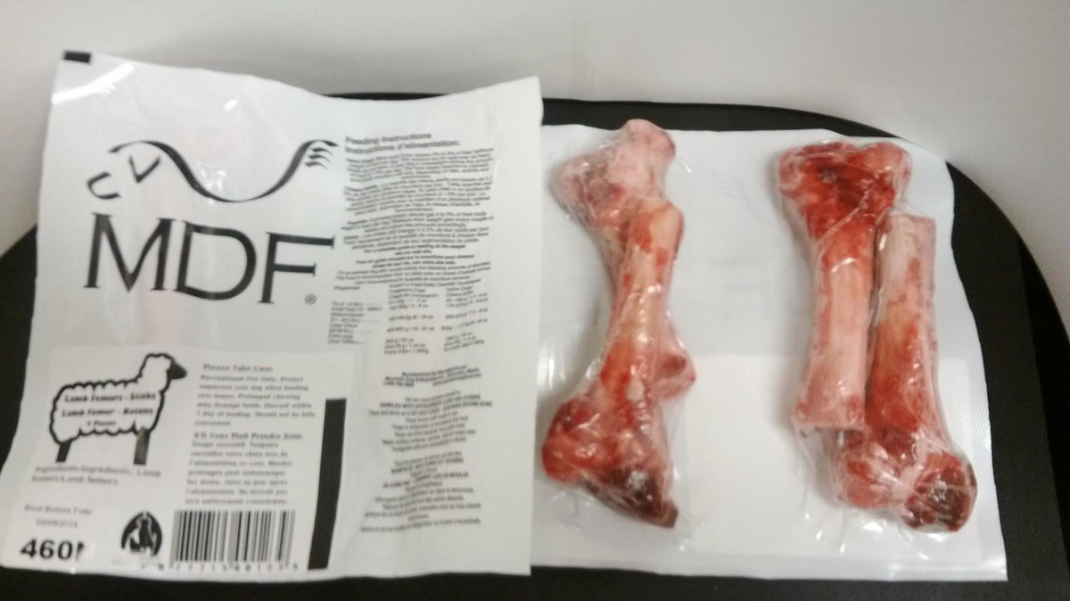 MountainDogFood's tweet image. #rawdogfood Thanks for visiting the MDF booth at the Calgary #PIJAC trade show yesterday. Enjoy#Canadian #lamb #bones