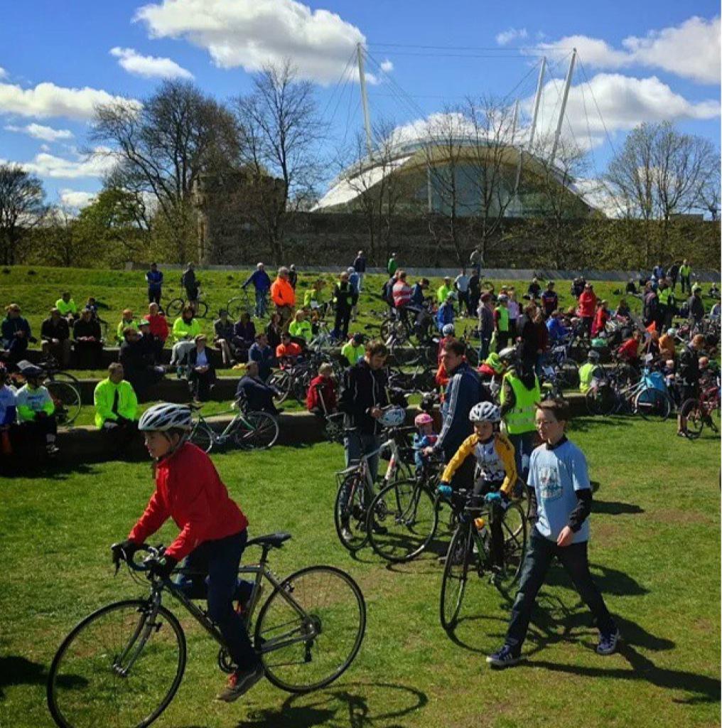 AlexFinlayBall's tweet photo. A picture from the #pedalonparliament http://t.co/rrwqiYRUPp