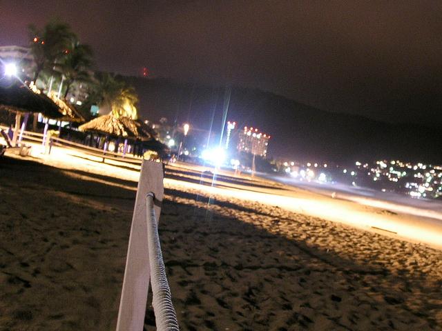 CostaPacificoMX's tweet photo. El sol se esconde y la diversión se asoma en #IxtapaZihuatanejo https://t.co/916FacKSqR http://t.co/MJVReOHfOm