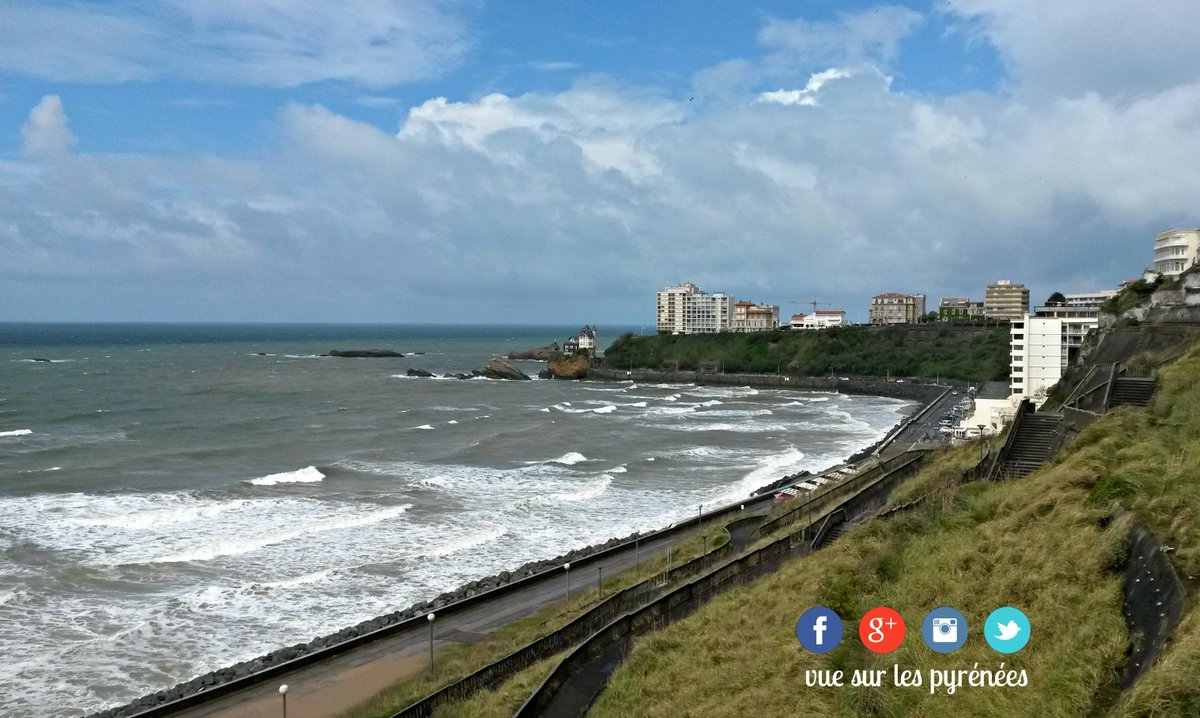 vuesurpyrenees's tweet photo. #Biarritz sous le #soleil cet après-midi
lundi 27 avril 2015
#paysabsque #euskadi #côtebasque #Pyrénées http://t.co/52GfjViJDm