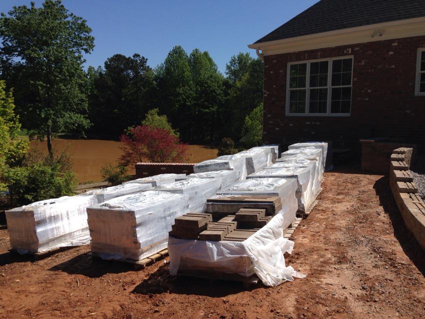 erikhagen15's tweet photo. A jobsite in #Cary NC that is #bootsdeepin #MiniCreta Architectural wall. @techobloc @TechoMike http://t.co/gLVEuA8qJl