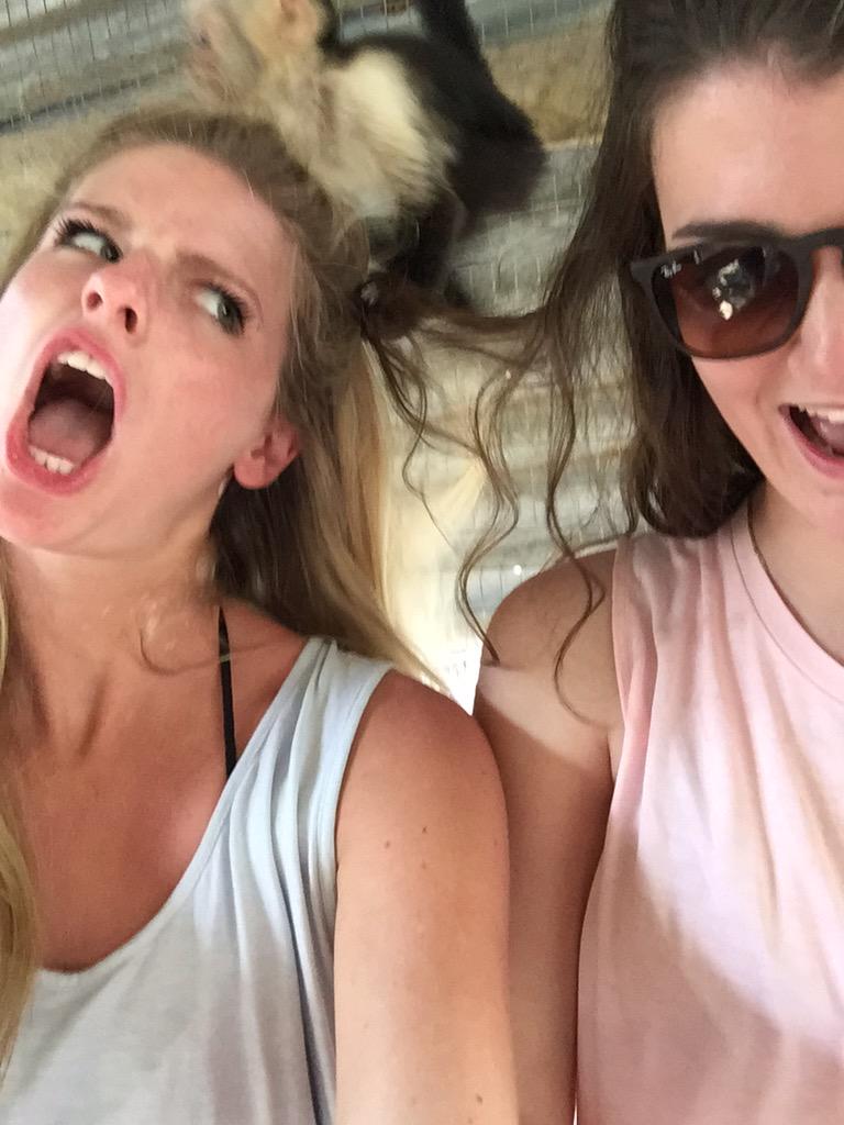 mscaldwell35's tweet photo. hbd to the best sis ever!!💜 I wouldn't want to listen to mom's crunching and dad's lectures with anyone else!!! http://t.co/lArDhHbIoM