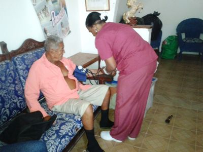 salainass's tweet photo. Jornada de atención integral dignificó a abuelos roqueños casa a casa http://t.co/W2us4fhfgc