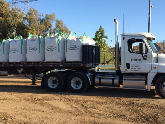 ChrisJenningsSP's tweet image. 3 acre Drill and Fill w/ #ProfileProducts &amp;amp; #SimplotPartners improving drainage, rooting &amp;amp; compaction "bit" by "bit"