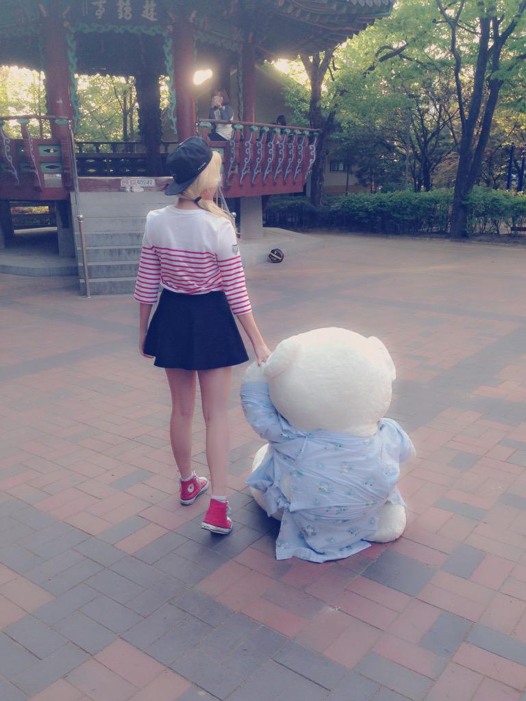 officialLABOUM's tweet photo. [#해인 #붐돌이] 드디어 다 왔어요!! 조금만 더 가면 앉아서 쉴 수 있어요 힘을내요 붐돌이♪ http://t.co/McfwKkHPnr
