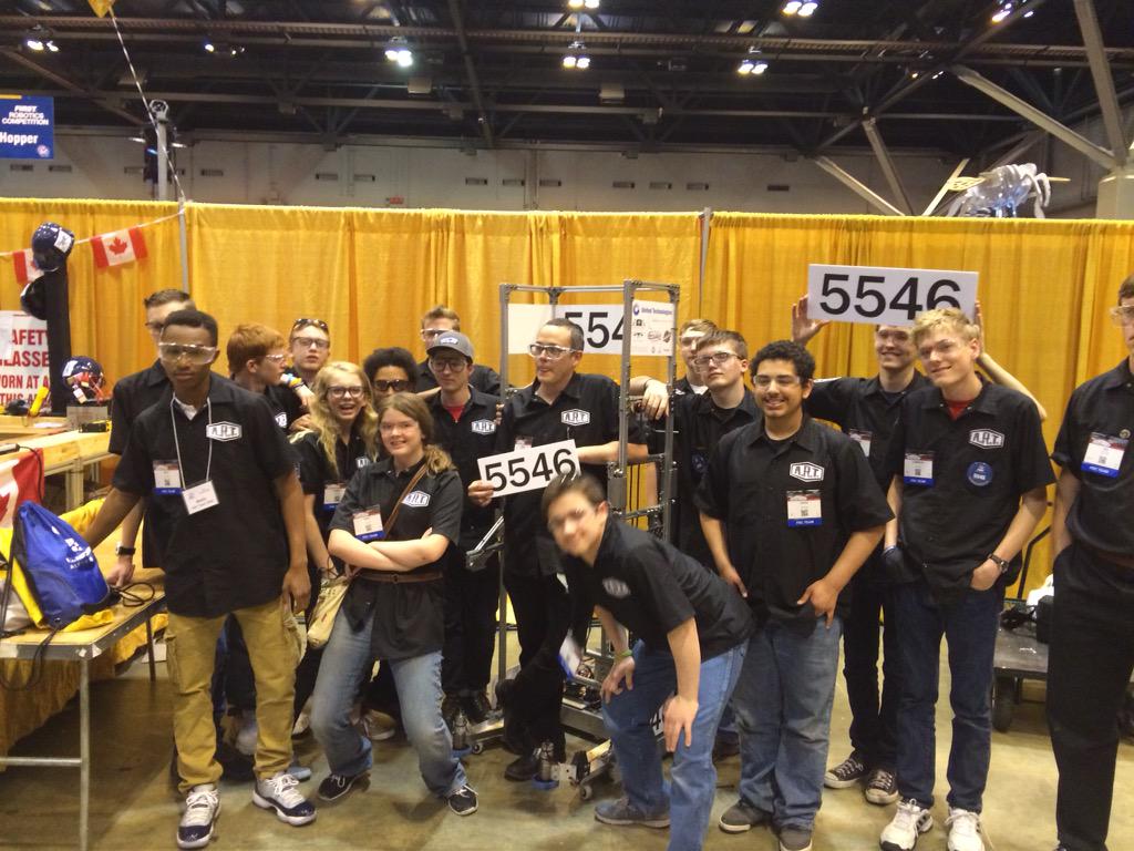 argsrobotics's tweet photo. The A.R.T family at Worlds! http://t.co/sgkQAFJYDA