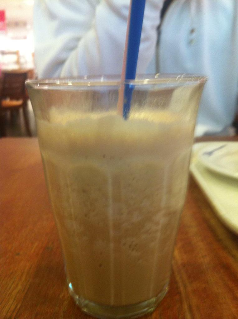 tmbmagic's tweet image. Nu nog aan de ijskoffie over 51 min live op het veerplein