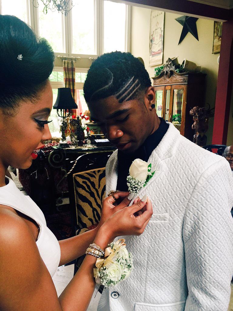 kenziesymone's tweet photo. Ok. I'm done. #LeaveNoWitness #LeaveNoWitnesses #prom2k15 #Prom2015 #NHSProm #nhsprom2015 http://t.co/mbvIOWOxKw