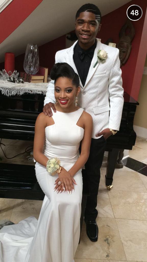 kenziesymone's tweet photo. Ok. I'm done. #LeaveNoWitness #LeaveNoWitnesses #prom2k15 #Prom2015 #NHSProm #nhsprom2015 http://t.co/mbvIOWOxKw