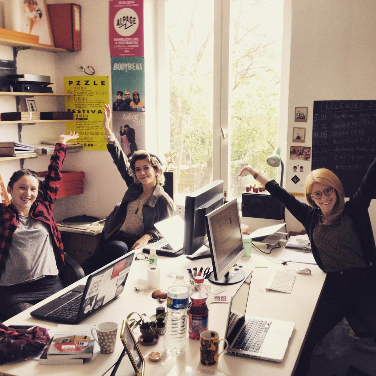 GIRL POWER 
Les petites mains féminines x #AlpageOffice
#WECANDOIT