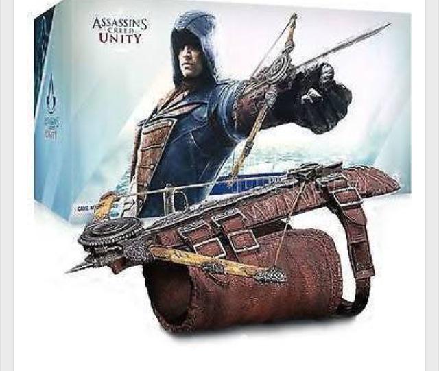 tankassault101's tweet photo. It's a crossbow and a hidden blade ?! http://t.co/aeOSoeSTuE