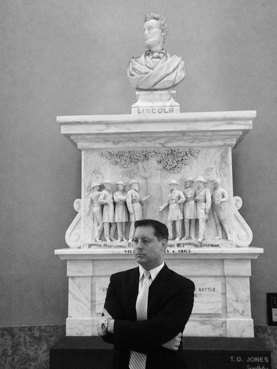OhioStatehouse's tweet photo. Our friends from #GDC are here to talk about the repose of Lincoln at the #OhioStatehouse. @Danawsyx6 @WSYXEdwin http://t.co/SHKlux1J8i