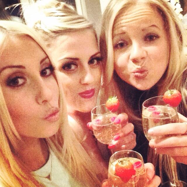 🍸🍓👯💜