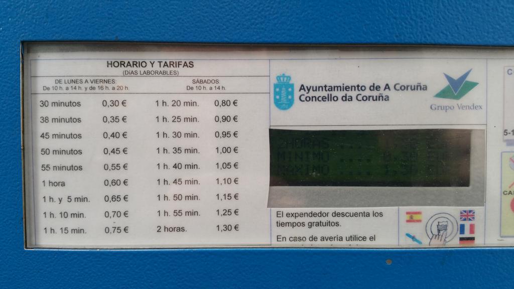 ELCOWBOYRADIO's tweet photo. Cachisss.., @carlosnegreira desconoce que ocurre si metes una moneda d 0,50 centimos d€ en la tragaperras de la ORA. http://t.co/5cpFgS1aF9