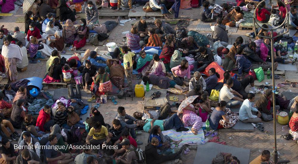 nytimes's tweet photo. "We feel we are helpless" in Katmandu. "We can do nothing" http://t.co/ASIZLFCUmy http://t.co/9oGqg7P0C6