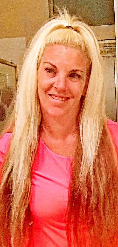 TheNanee's tweet photo. @ShamelessFrankG keep my family in prayer 🙏 my cousin lost her battle with breast cancer http://t.co/RFSsY9azUi
