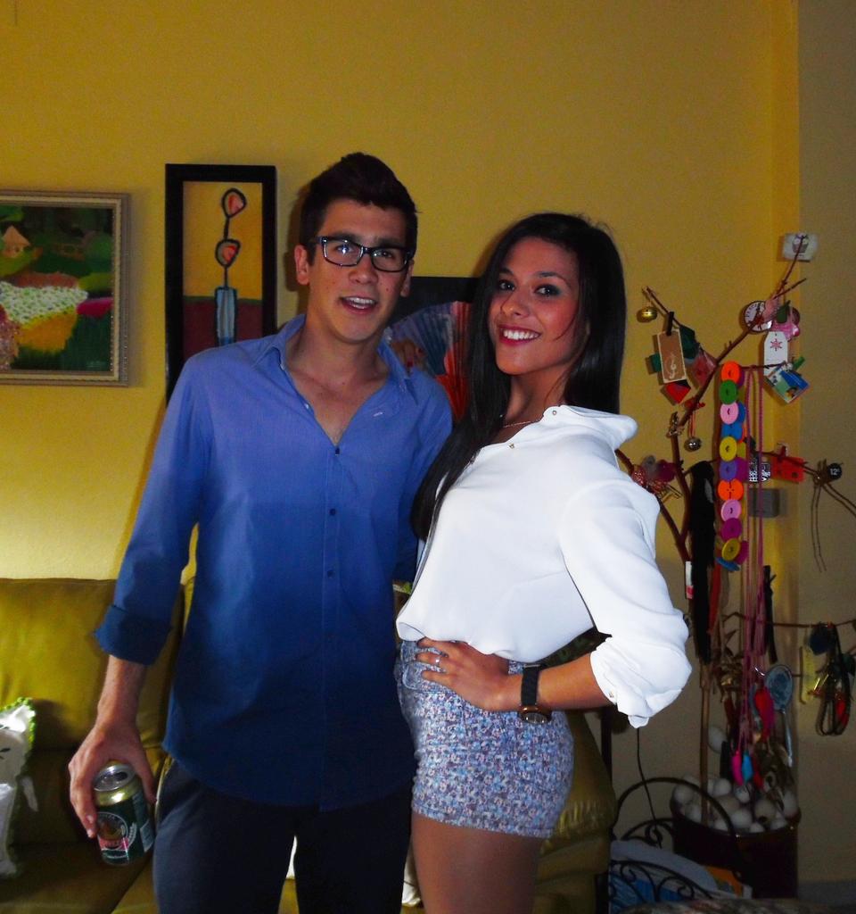 LauraCC_17's tweet photo. Con muy buena compañía!!! Para repetir OS quiero @AngeelaDS  @JulianLR5 http://t.co/eFg1TWHi3a