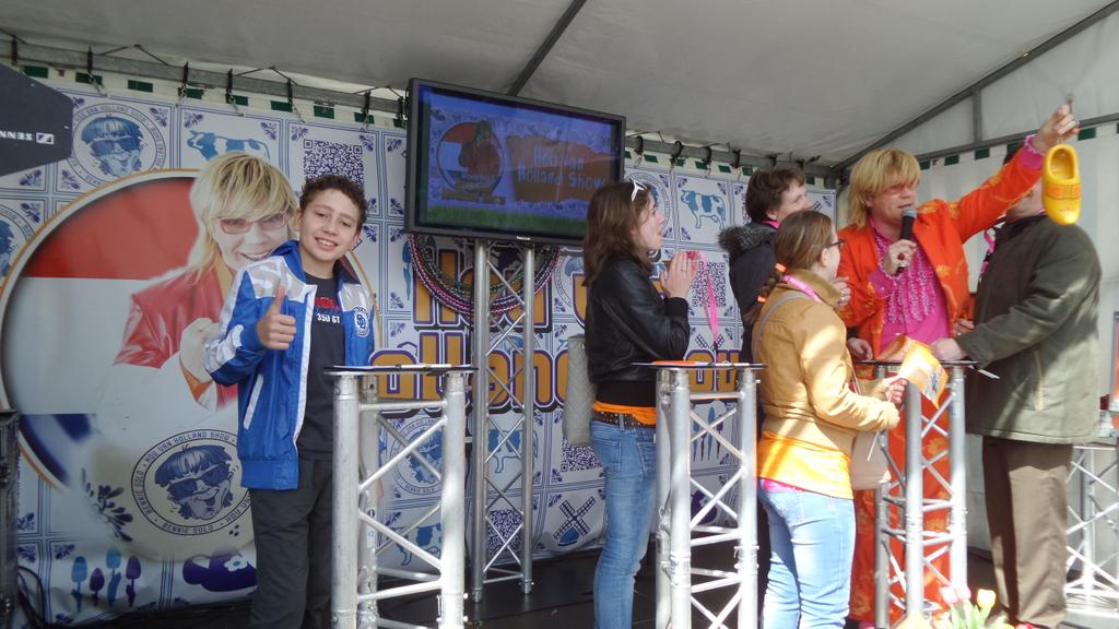 DiegoBiezemans's tweet photo. In #tilbug #korvel bij een optreden van @benniesolo http://t.co/8tQO64e8iL