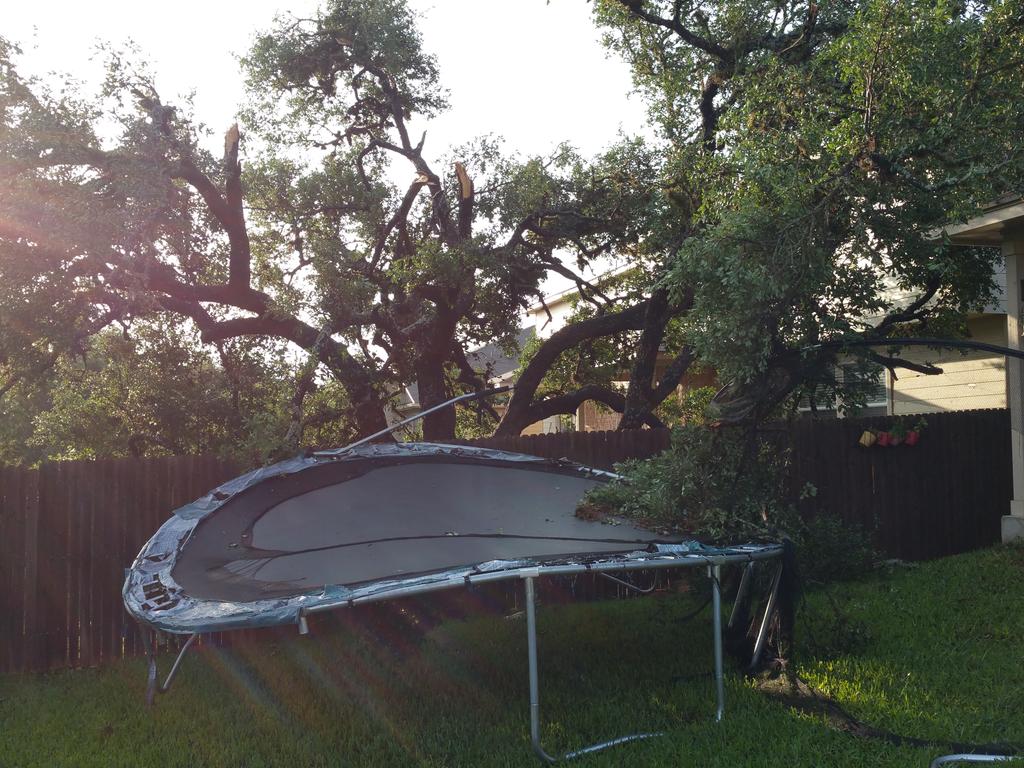 profoundwarlock's tweet photo. @MikeTaylorShow speaking of weather issues, I ended up with a new trampoline in my backyard this weekend. #60mphwind http://t.co/ZnWDQZ8fsM
