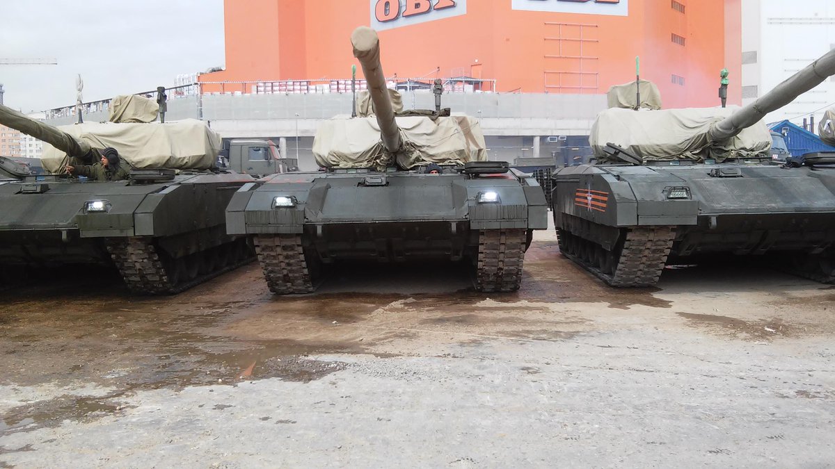 صور الدبابه الروسيه الجديده T-14 Armata  CDmTl92WEAAXRWh