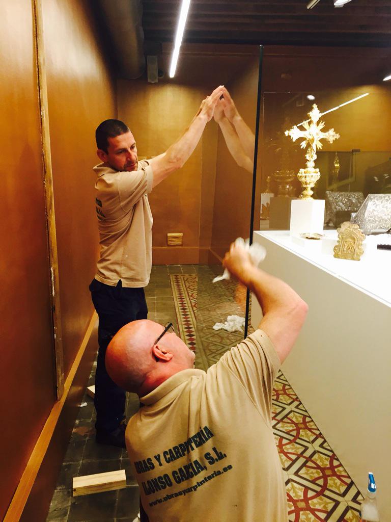 LarryAlvarez67's tweet photo. ¡Ultimando el montaje!
Mañana abre la expo
"José Luján Pérez, el Hombre y la Obra 200 años después"
En @SanMartinCCC http://t.co/6U0AnnfLpY