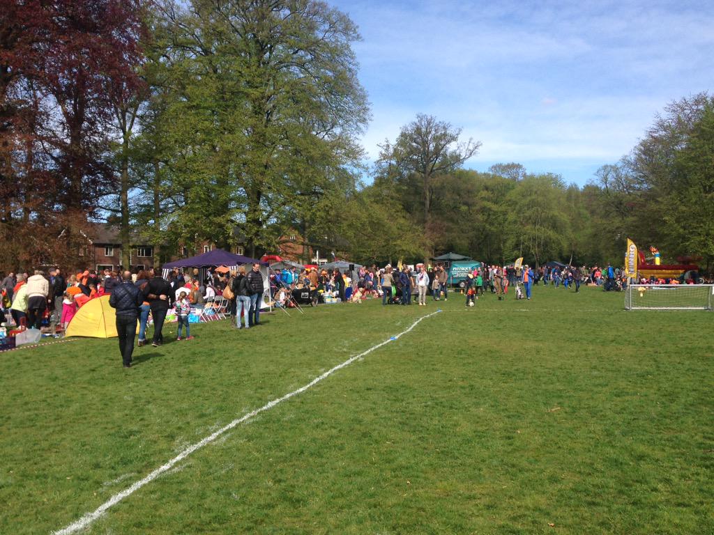 HermanKaiser's tweet photo. #Koningsdag2015 @gemeentearnhem gestart in Alteveer Cranenveld. Daarna park Angerenstein. Zie foto's http://t.co/jmVwefIr8C