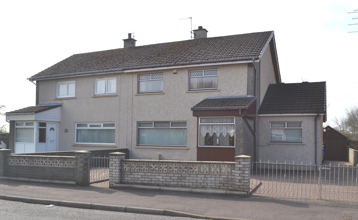 7 Elm Park Ardrossan. Semi Det Villa. 4 dble bdrms,2 public rooms. GCH, DG, Priv gards, Garage. Offers IRO £95,000
