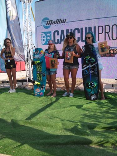 ZonaCunOficial's tweet photo. En el #CancunPro de @TheWWA en @PuertoCancunMx triunfaron @butlernicola y @harleyclifford. #Wakeboard #Cancún #AMW http://t.co/QJgISJE2pC