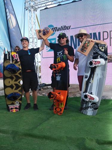 ZonaCunOficial's tweet photo. En el #CancunPro de @TheWWA en @PuertoCancunMx triunfaron @butlernicola y @harleyclifford. #Wakeboard #Cancún #AMW http://t.co/QJgISJE2pC