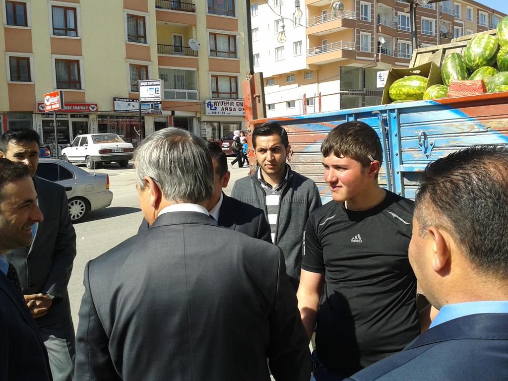 mfkoca's tweet photo. Ak parti Ankara mv adayımz @aydinunal06 ile karapürçek mahallesinde esnaf ziyaretindeyiz @mstfsenn @AltindagAkGenc http://t.co/Jo1V6VPgyw