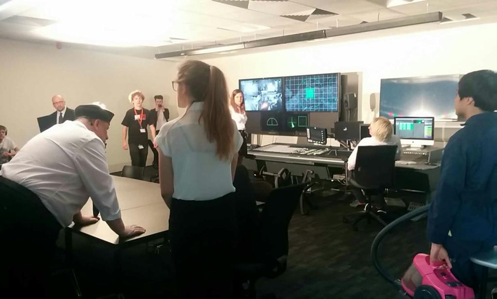 AbiJarvisFilm's tweet photo. On set for the latest film I'm making #60SecondWar #film #filmmaking #indiefilm #setlife http://t.co/ljD5wIPO3v