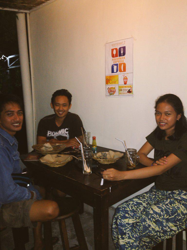 Thx for Coming and dinner with us.. ;) <a href="/Fikrifadin/">Fikri</a> <a href="/tea_np/">Tea R. Novia Putri</a> please sharing with your friends yah.. #MakannyaTuhDisini