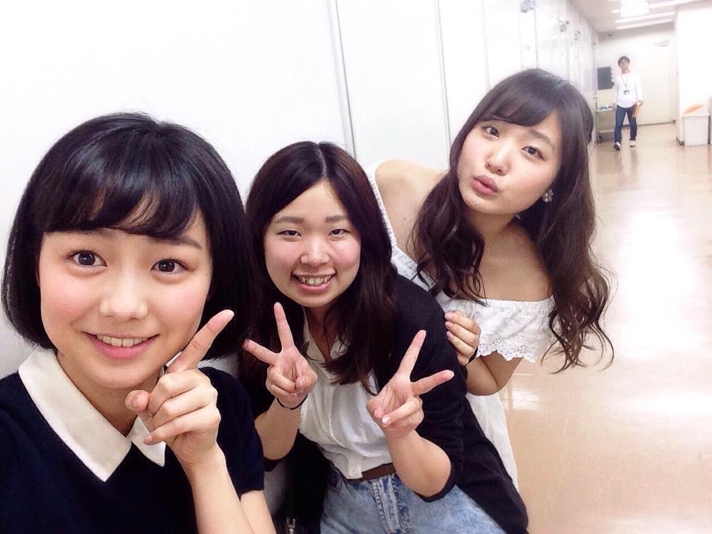 大好きなRの法則スタッフみえさん。
Rの法則で一緒にお仕事するのは今日で最後でした。他の現場でまた会えるように頑張る！ありがとう大好きみえちゃん（ ;  ; ）♡明日もロケがんばるぞぃ！！！ http://t.co/zBg8SpIFYV