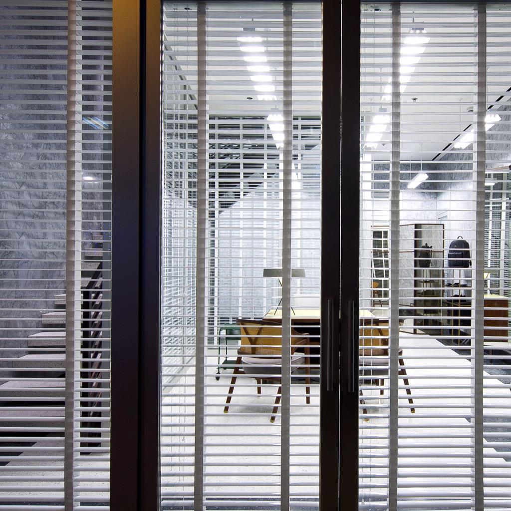ThomBrowne's tweet photo. ... now open on lam street, hong kong ...  #thombrowneols @JOYCEHONGKONG #studiomellone http://t.co/oLIsNGstpL