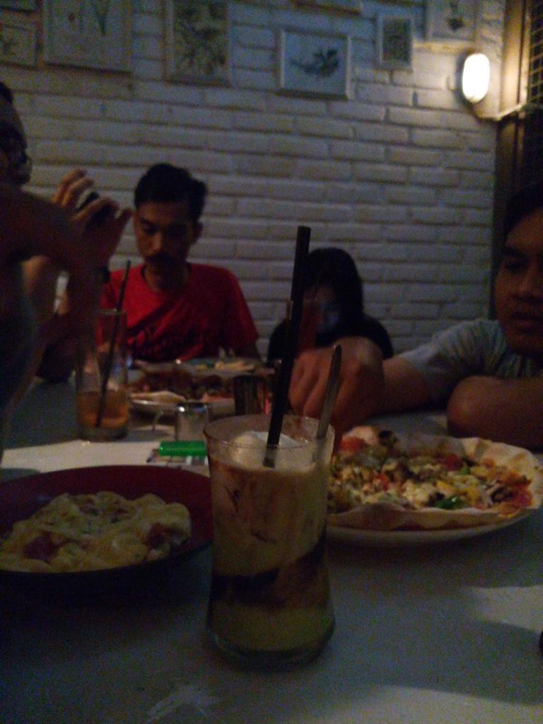 Selamat hari penambahan gelar <a href="/rendy_anika/">Rendy Anika Septama</a> 
Sukses terus kedepannya
Keep on macbeth!